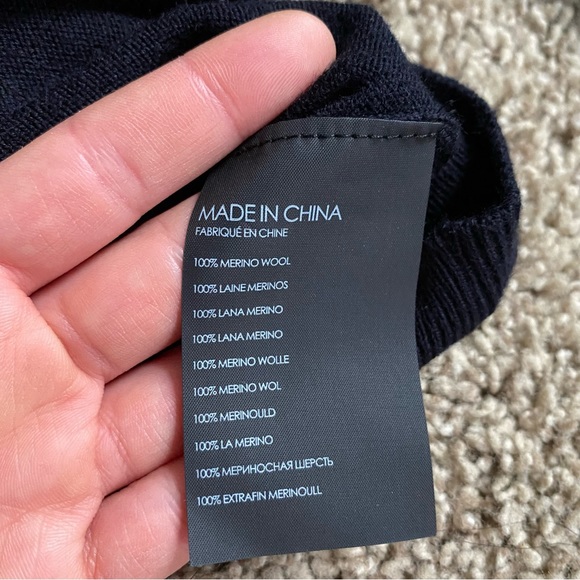 Club Monaco merino wool crew neck sweater (size M) - Picture 3 of 3